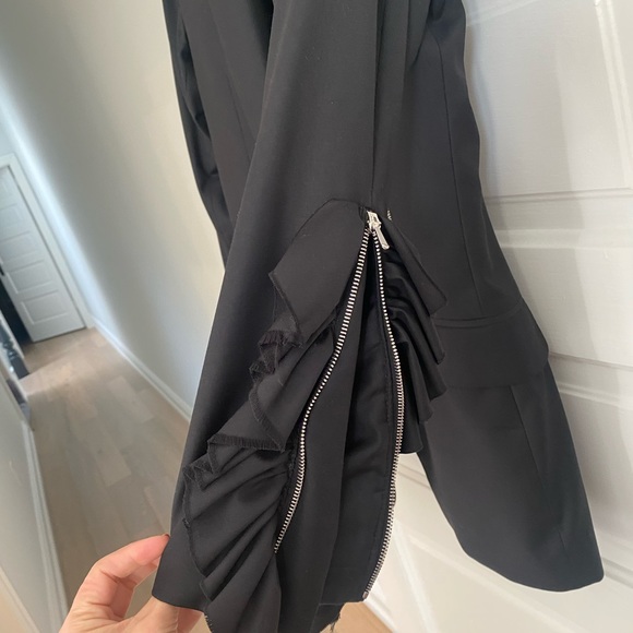 Preen Black Blazer with zip and ruffle detail on sleeves Size Small (US 4-6) - Picture 7 of 8